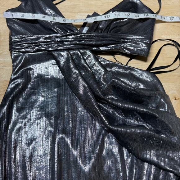 Mac Duggal NWT Silver Metallic Stretch Jersey Dress Cutout High Slit Size 2 - Picture 4 of 8